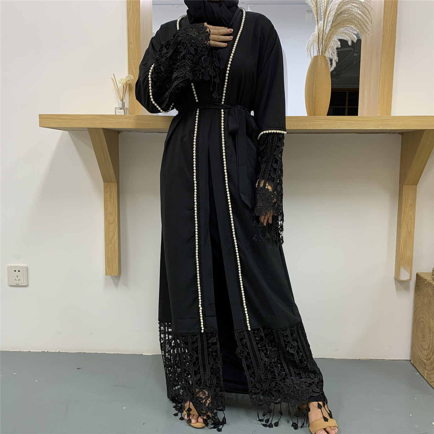 Middle East Muslim Fashion Beaded Lace Lace Stitching Cardigan Tassel Robe