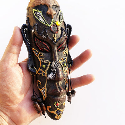 African Style Ornaments South Africa Kenya Creative Mask Pendant Hand Painting Resin Crafts