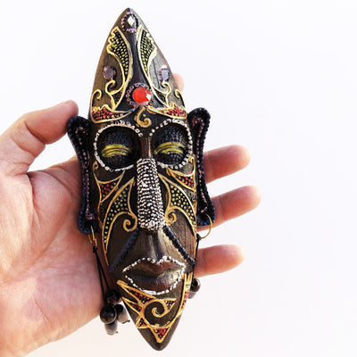 African Style Ornaments South Africa Kenya Creative Mask Pendant Hand Painting Resin Crafts