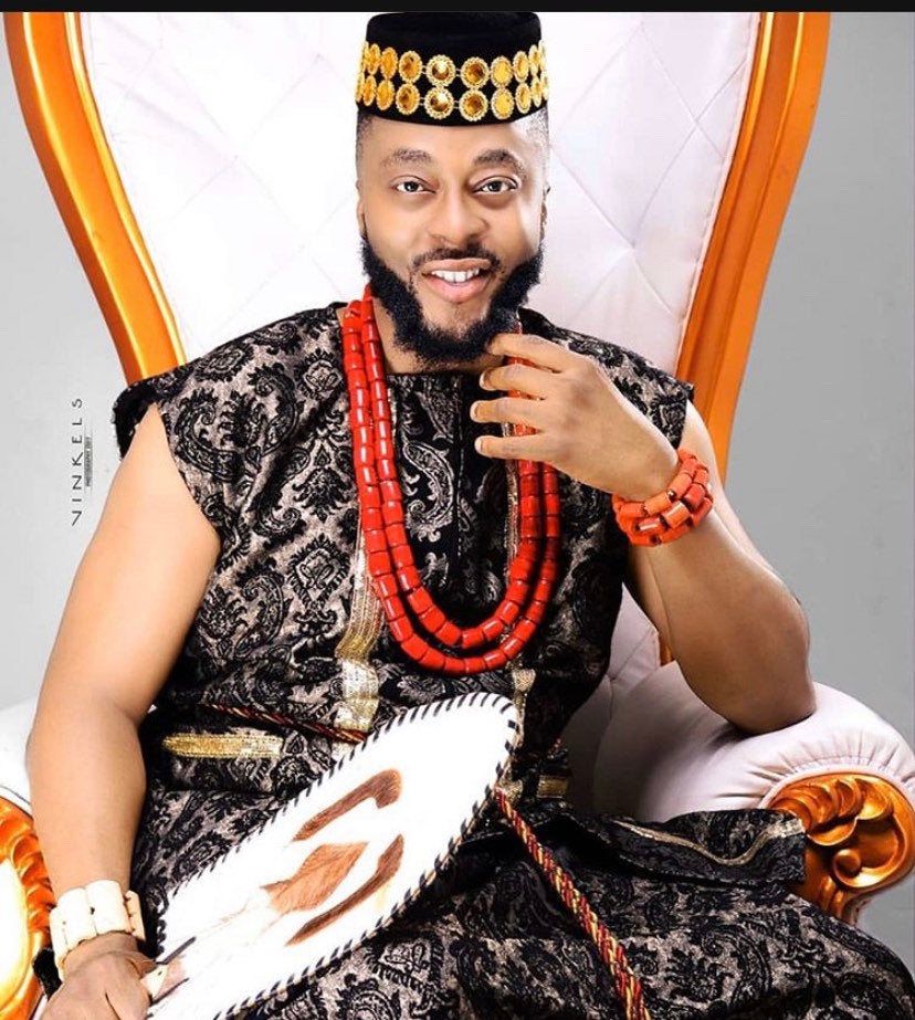 African men hat and jewelry